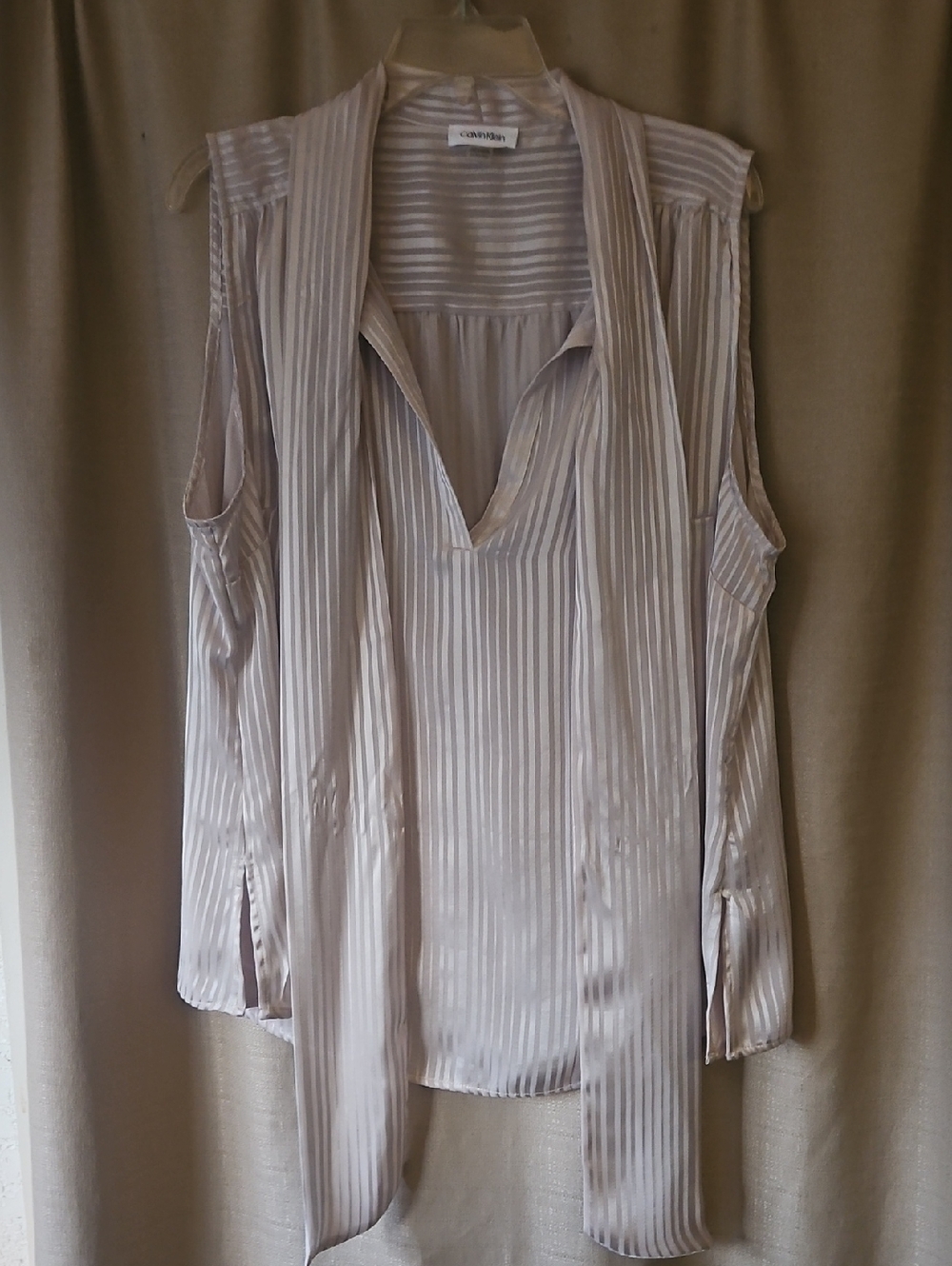 EUC Calvin Klein Satin Top